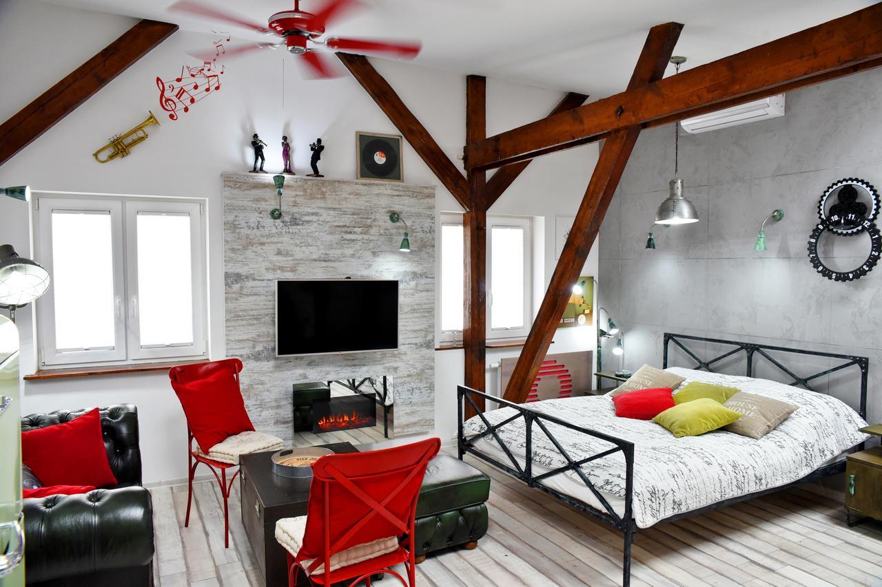 In The Attic Unikatowe Apartmenty By Stayly ชเตชชิน ภายนอก รูปภาพ