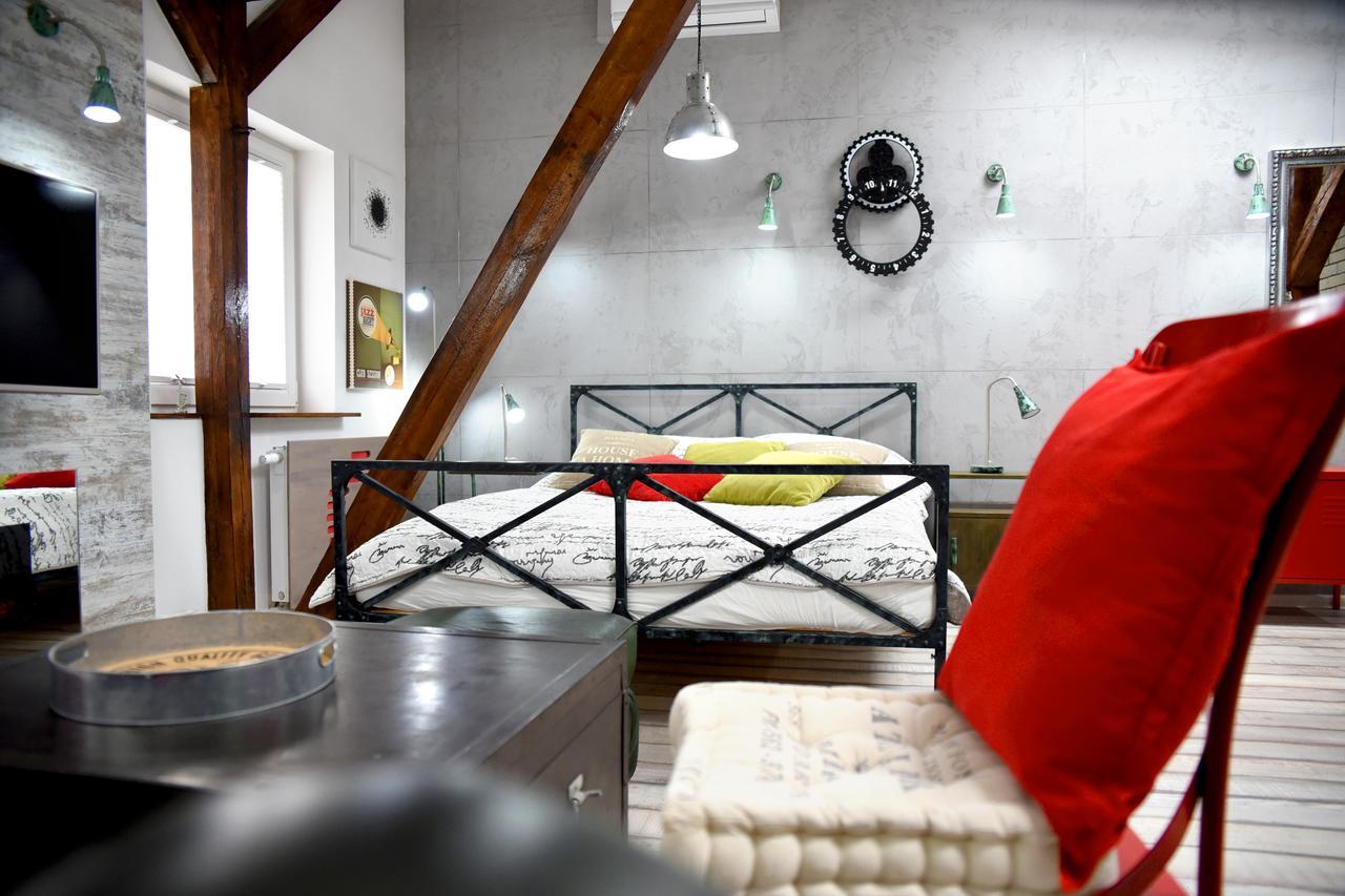 In The Attic Unikatowe Apartmenty By Stayly ชเตชชิน ภายนอก รูปภาพ